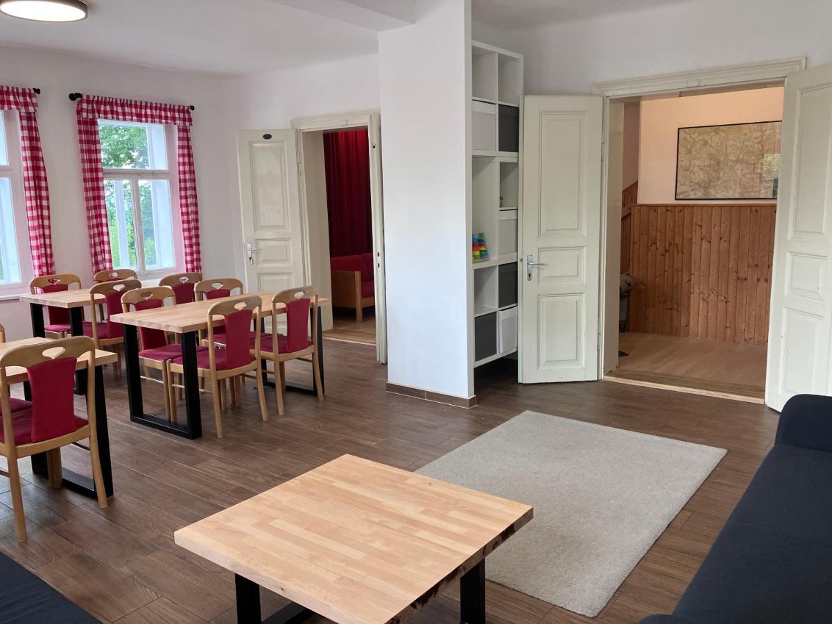Penzion Haji Janov nad Nisou Exteriör bild